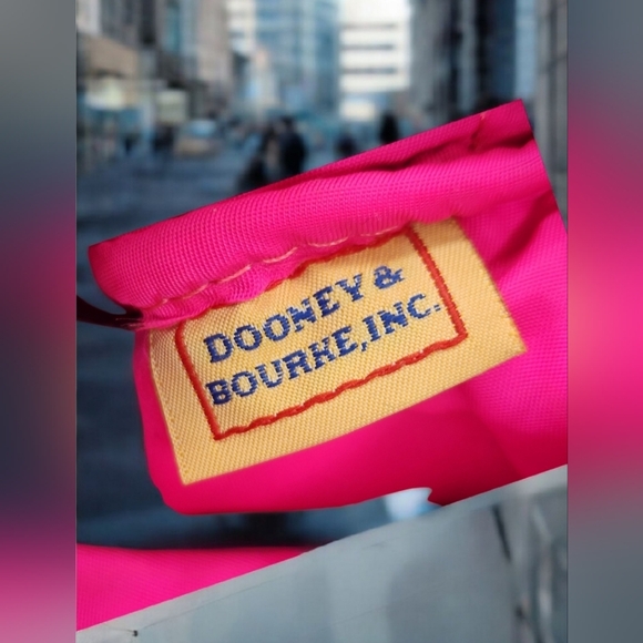 Vintage Dooney & Bourke Red Nylon Triple-Zip Crossbody Bag - Picture 14 of 16